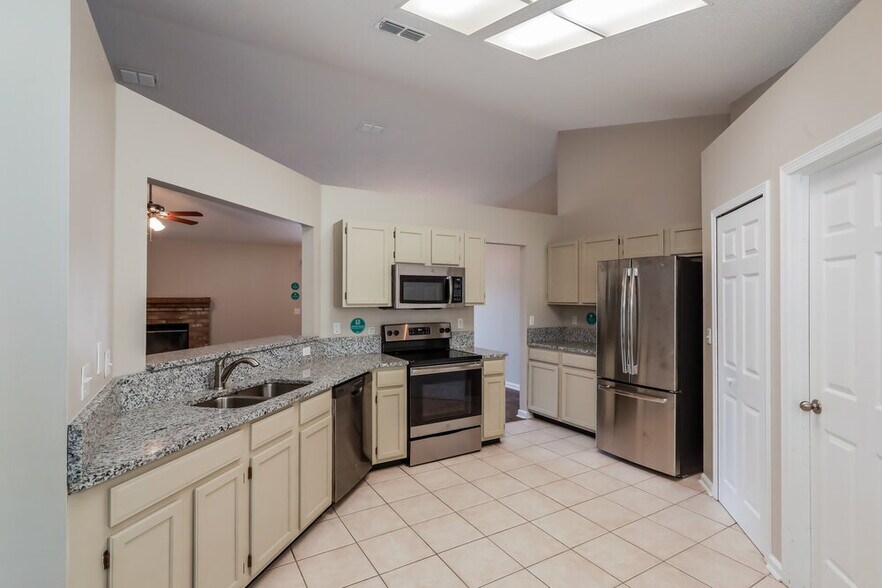 Building Photo - 2968 Waters View Cir