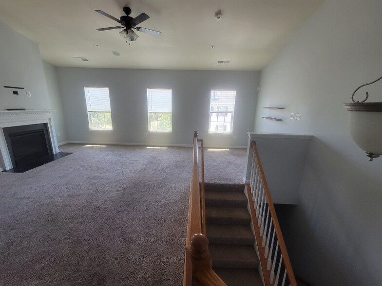 Building Photo - 5614 Virginia Ln