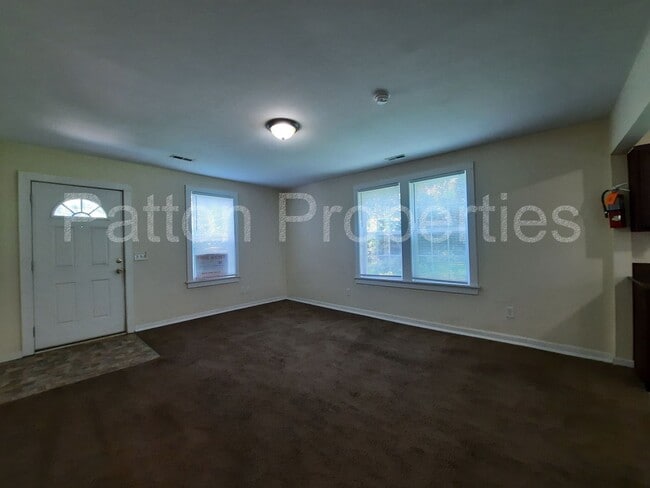 Building Photo - Five Points Home