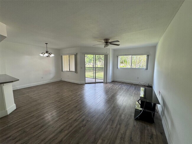 Building Photo - 1651 SW 127th Ave