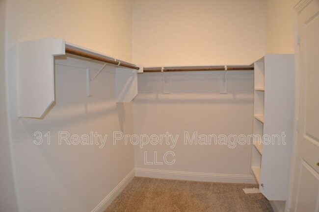 Building Photo - 6105 Cheshire St