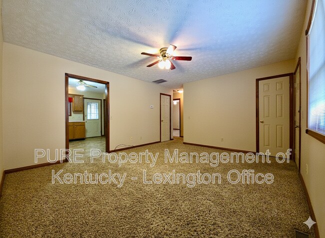 Building Photo - 366 Bonny Lynn Dr