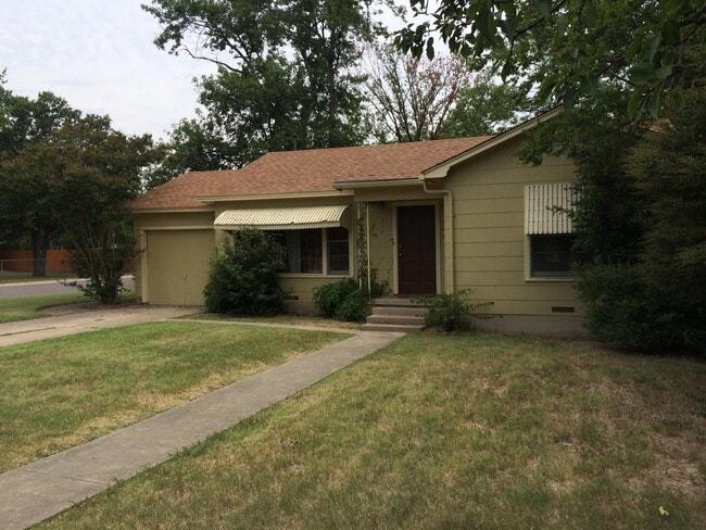 Front - 718 Cordell St