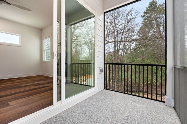 Building Photo - Modern 4-bedroom, 4-bathroom Home in Durham, NC