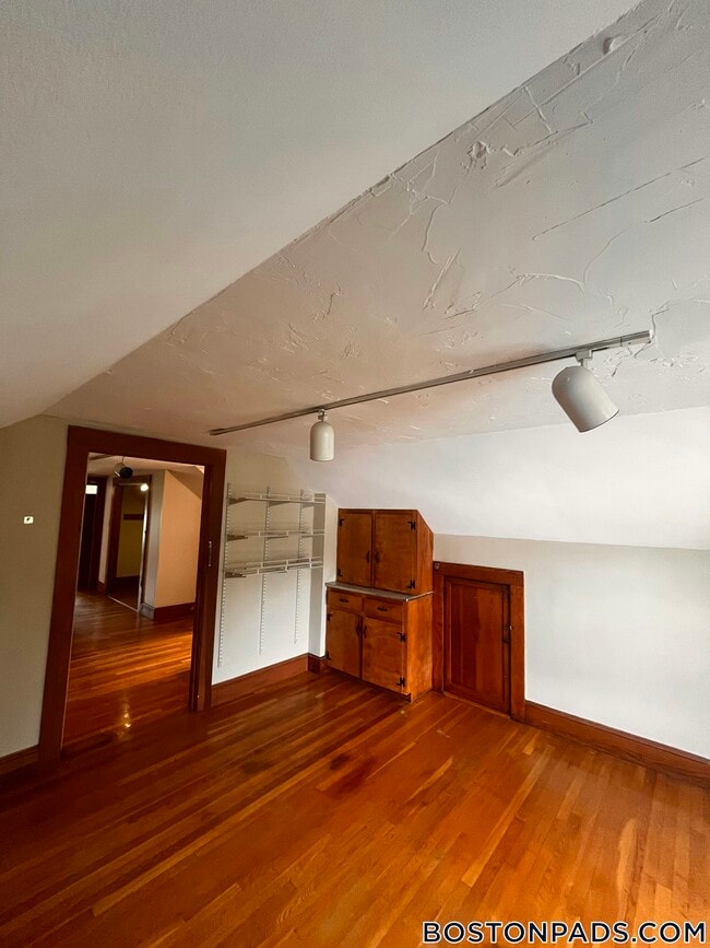 Building Photo - 468-470 Gallivan Boulevard