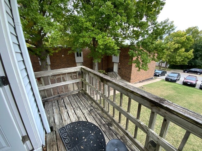 Building Photo - 1400 Bass Ave