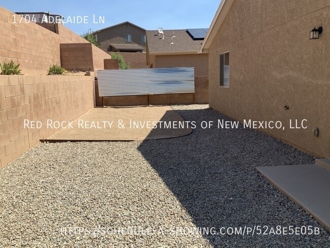 Building Photo - 1704 Adelaide Ln