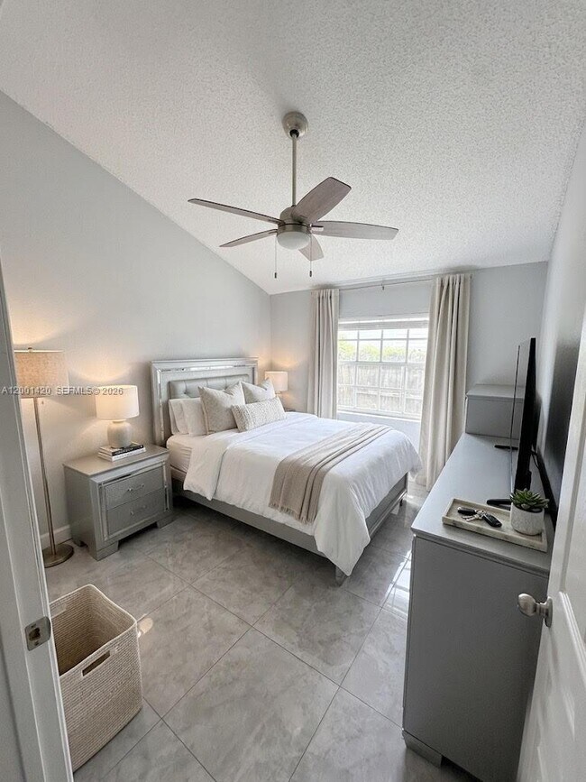 Building Photo - 7431 Tam Oshanter Blvd