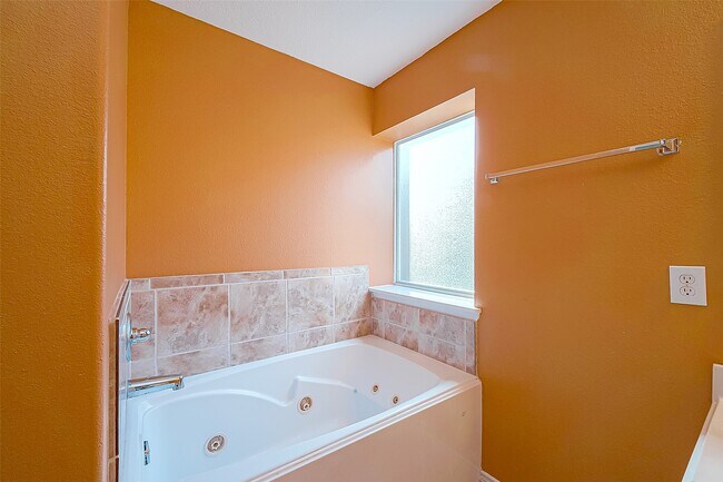 Building Photo - 17210 Double Lilly Dr