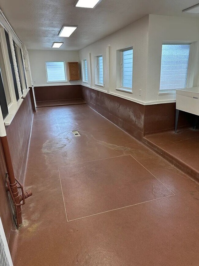 Building Photo - Spacious, 4 bedroom 2 bath single family home in Mililani located on a cul de sac.