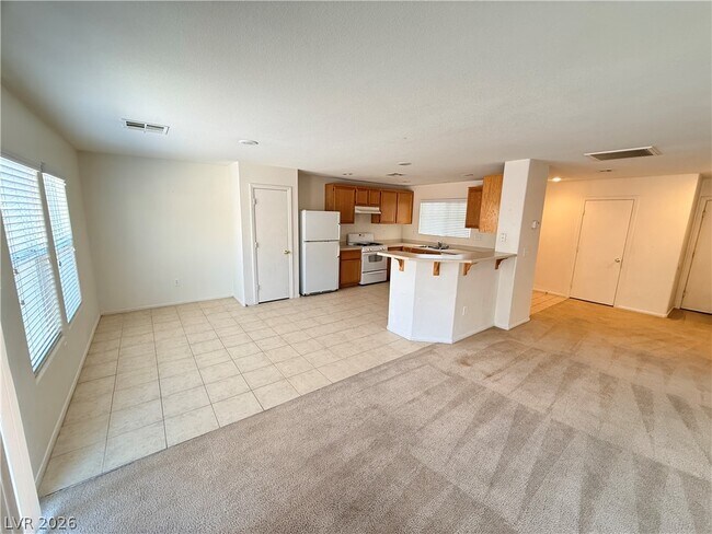 Building Photo - 2416 Cockatoo Dr