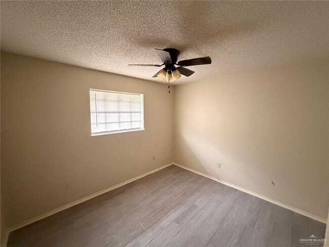 Building Photo - 10 Tamarack Ave