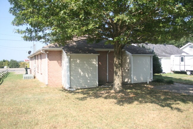 Building Photo - duplex