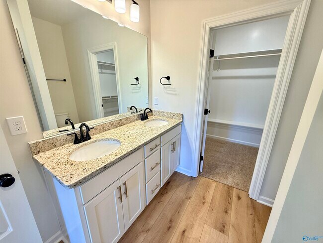 Building Photo - 16639 Aspen Ln