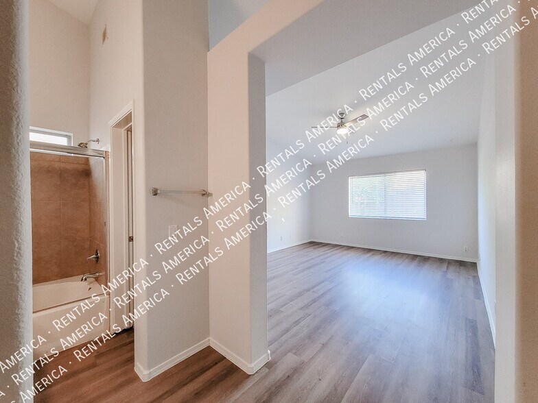 Building Photo - 282 S Jesse St