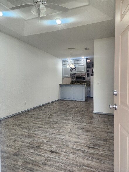 Building Photo - 607 Buena Vista Dr