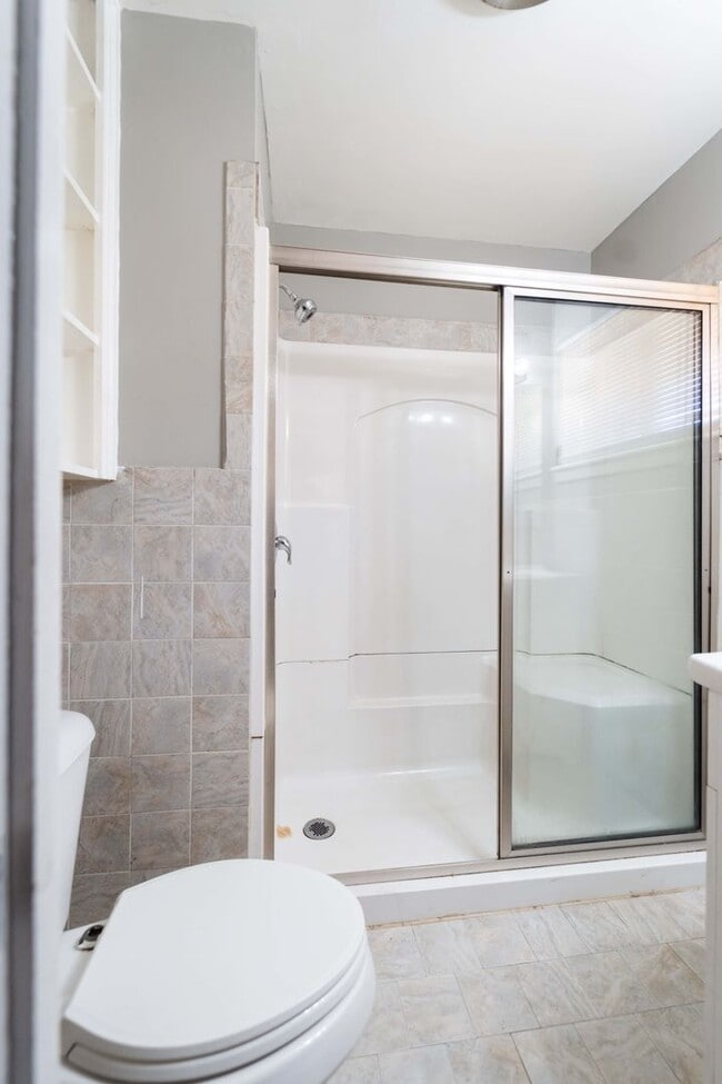 Building Photo - Newly updated!