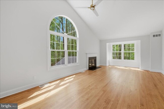 Building Photo - 5736 8th Rd N