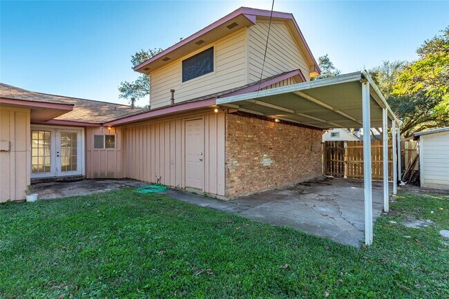 Building Photo - 2720 Blueberry Ln