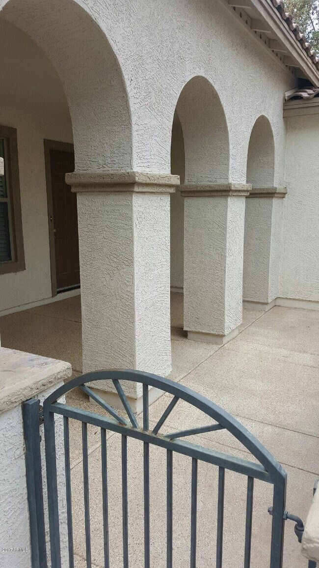 Building Photo - 13555 W Watson Ln