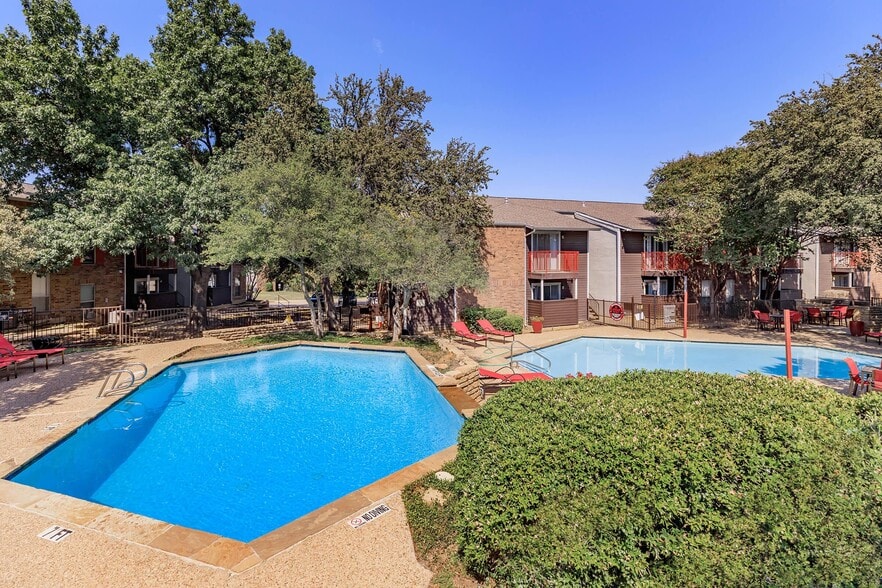 Building Photo - 6 Eleven Lamar Apartments