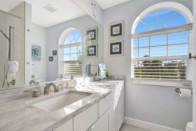 Building Photo - 28 Michiana Dr