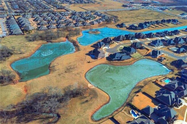 Building Photo - Amazing- Transitional Style Home with Custom Finishes w/ Community Pool- Gated- Edmond Schools