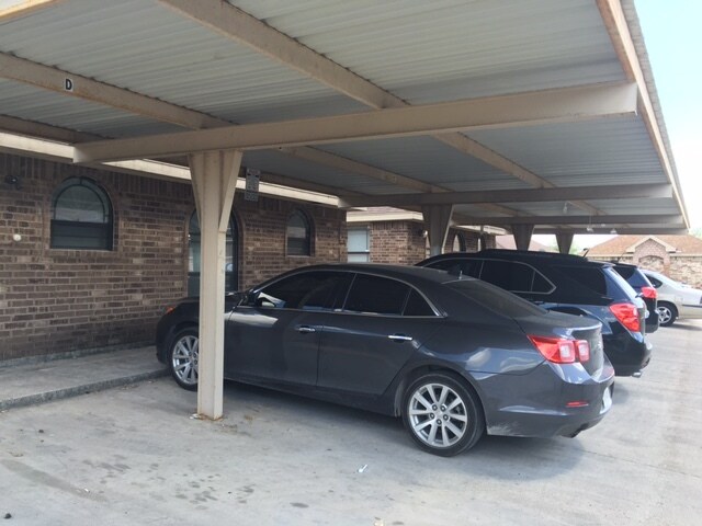 Building Photo - 1806 S Linden St