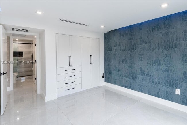 Building Photo - 5601 N Ocean Dr
