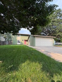 Building Photo - 3325 Birmingham Dr
