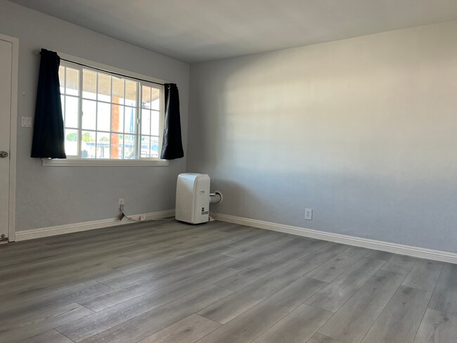 Building Photo - 706 S Atlantic Blvd