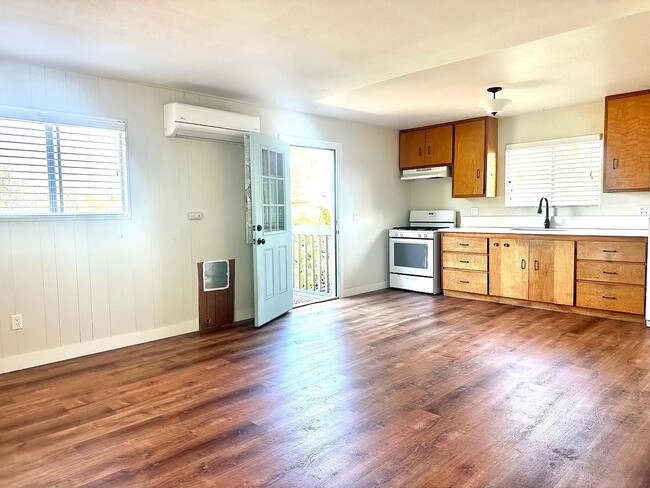 Building Photo - 726 Sutter St