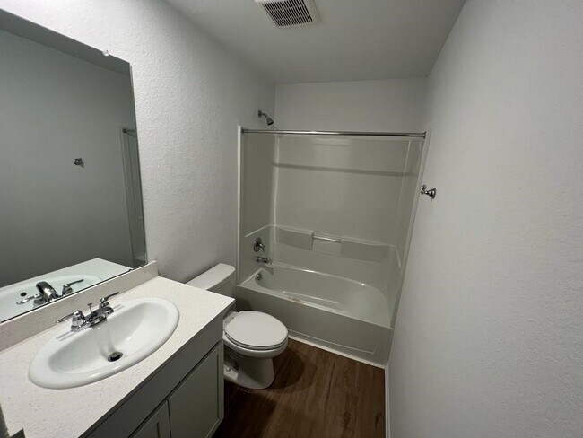 Building Photo - 18922 Western Fls Ct