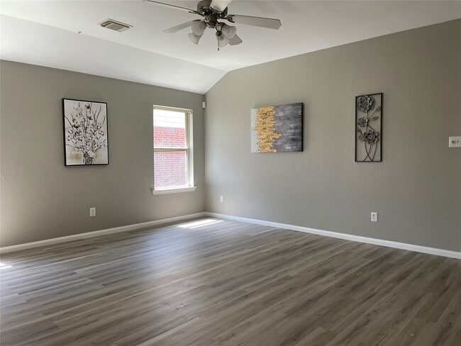 Building Photo - 5426 Rio Dr