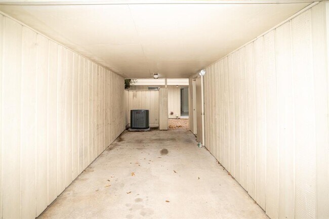 Building Photo - 6404 Olympia Dr