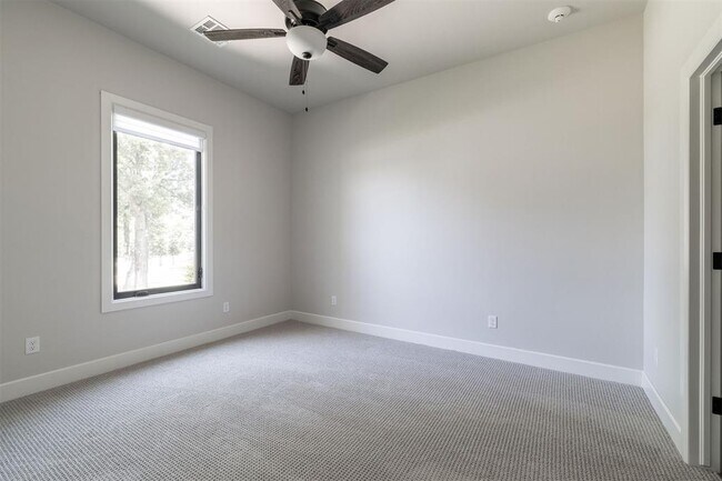 Building Photo - 4716 Moulin Rd