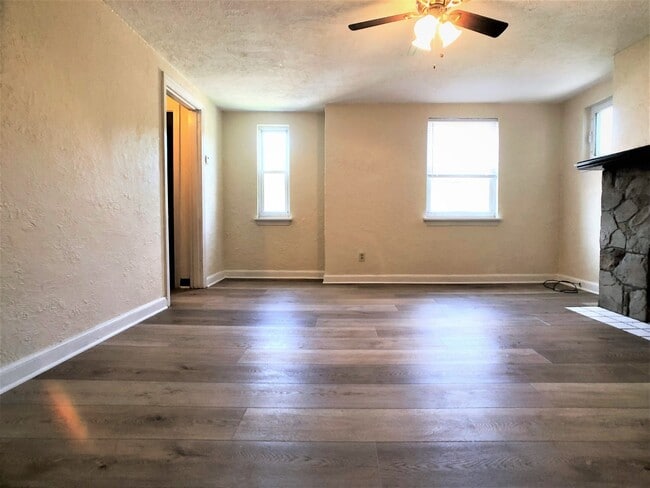 Building Photo - 1851 Capital Ave