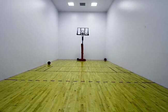 Gym - 900 S Meadows Pky