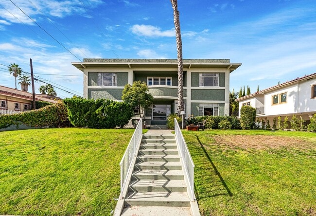 Building Photo - 35-35 Kennebec Ave