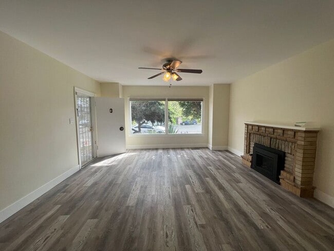 Building Photo - 3226 Fernside Blvd