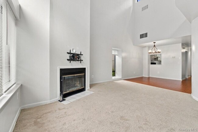 Building Photo - 352 N Greeley Ave