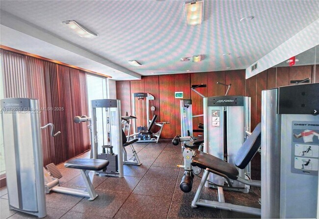 Building Photo - 335 S Biscayne Blvd