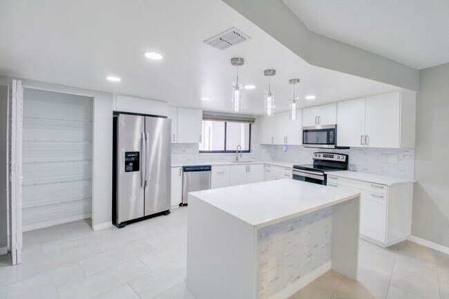 Building Photo - 1054 Lotus Cove Ct