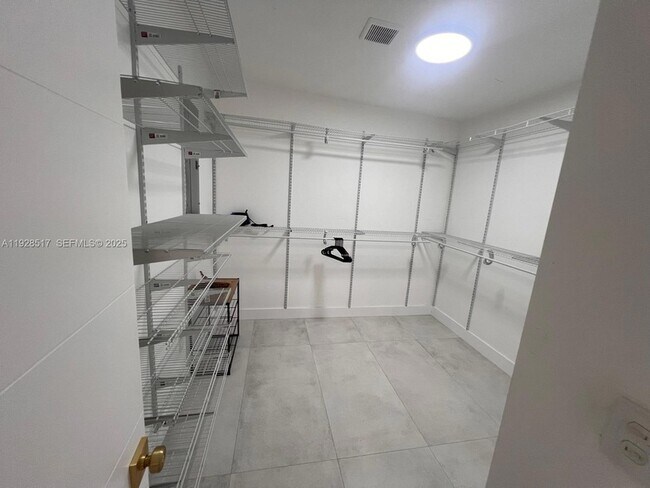 Building Photo - 3675 SW 26th St