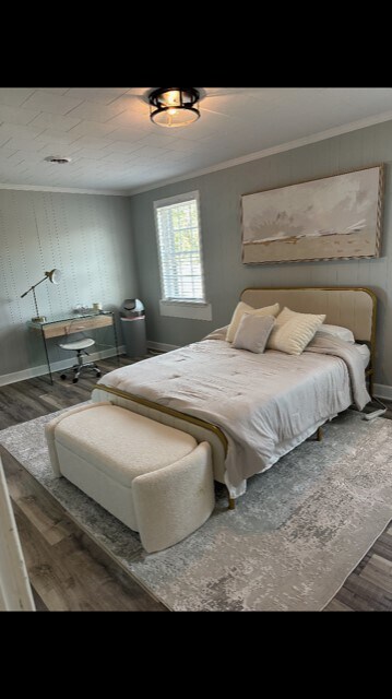 furnishing not included - 605 N Adair Street Apt #5