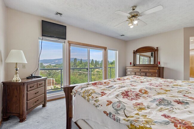Building Photo - Stunning Home and Three Bay Shop Along Spo...