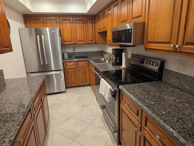 Building Photo - 959 SE 2nd Ave