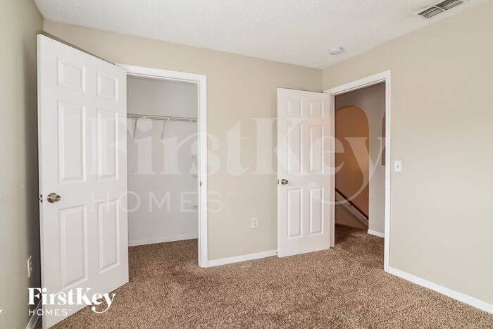 Building Photo - 4230 Iveyglen Ave