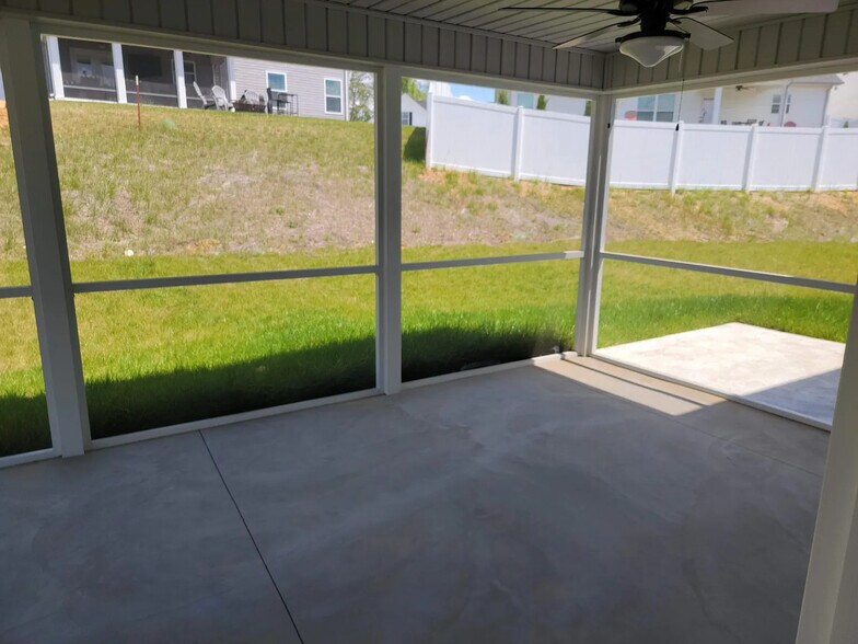 Building Photo - 7703 Mossy Landing Ln