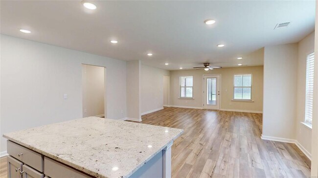 Building Photo - 172 Laila Wy